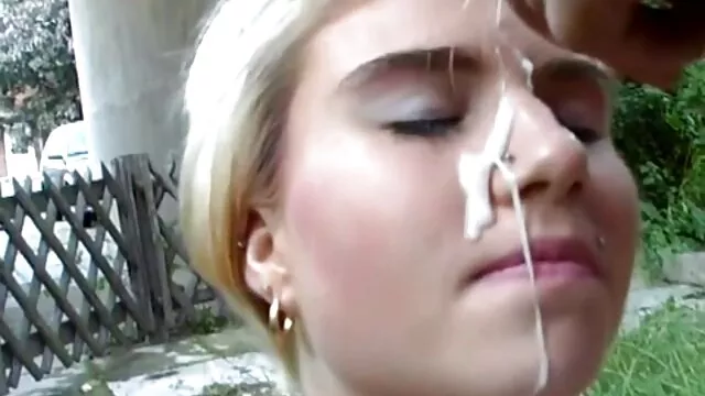 Rubia porno en español audio latino tatuada