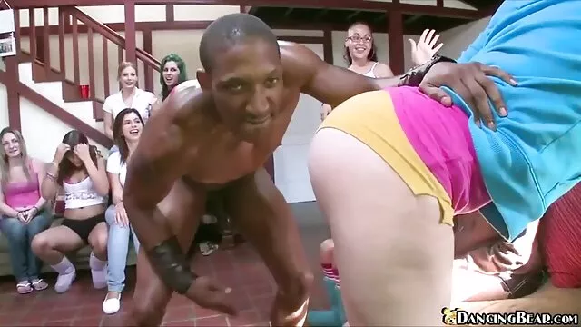 Abuela al aire libre xxx videos español latino r20