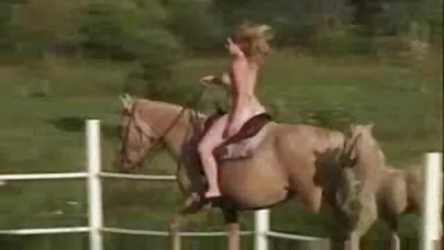 Perra de campana chupa como un profesional y se la follan videos porno gratis latinos como una puta